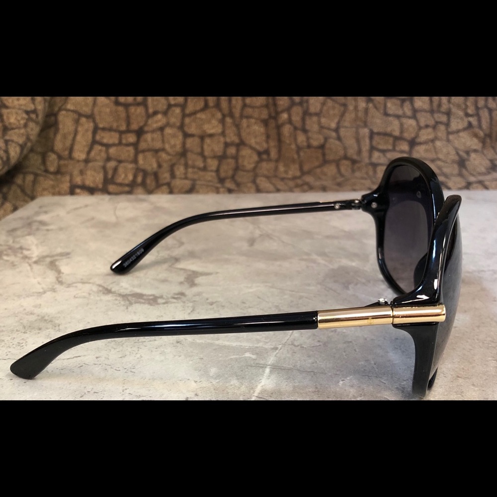 Jennifer Lopez Women’s Oversized Sunglasses NWOT - Picture 3 of 6